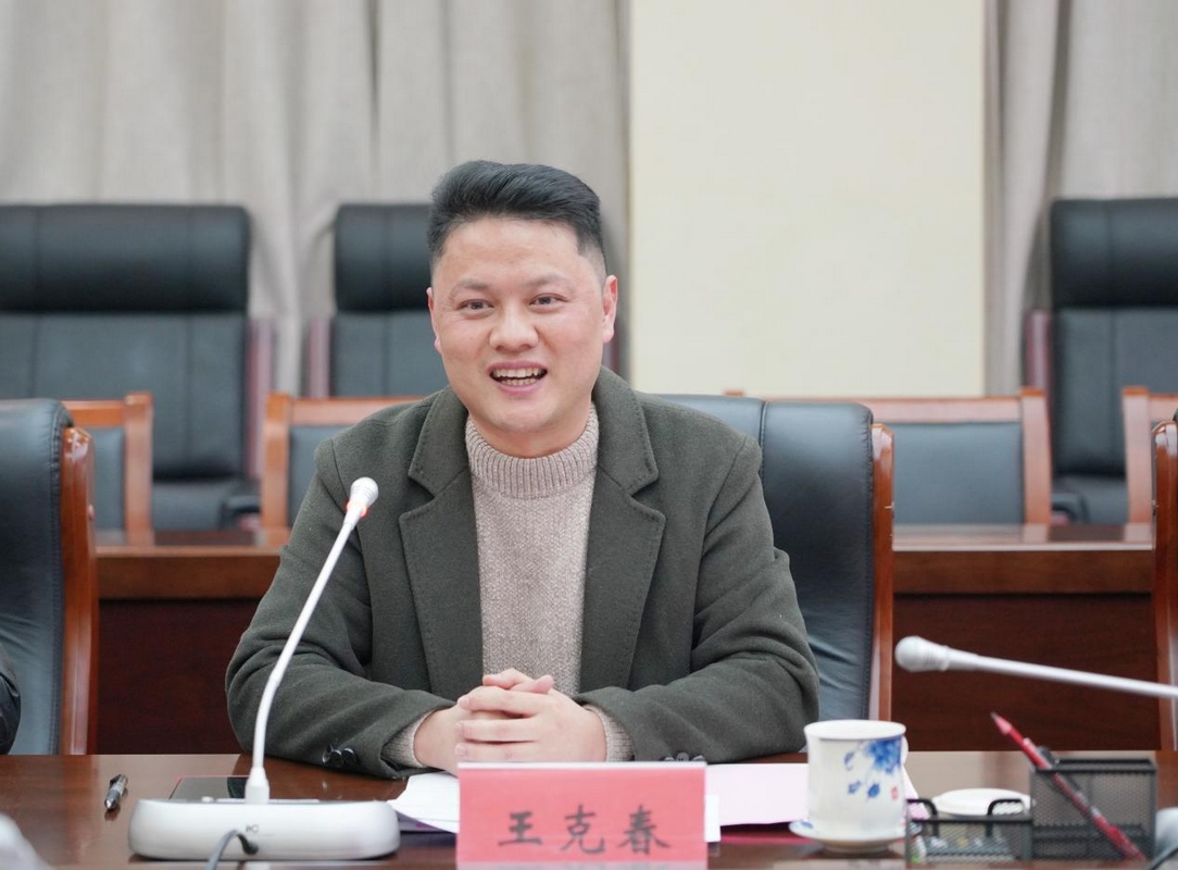 貴陽市中小微企業商會會長介紹商會情況。