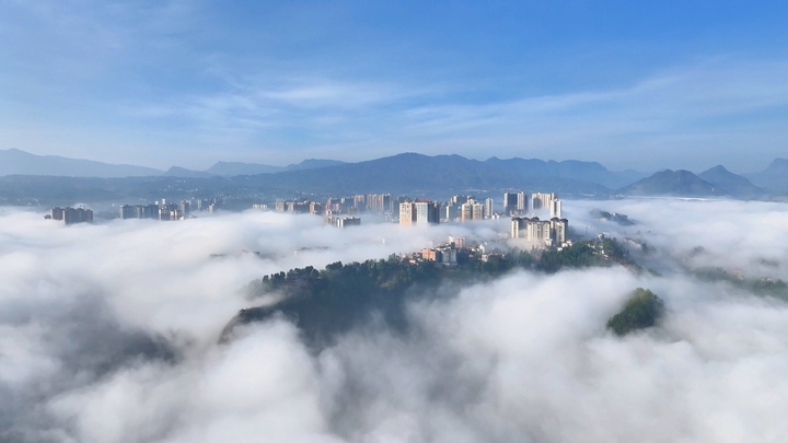 貴州納雍出現云海奇觀，宛如仙境。