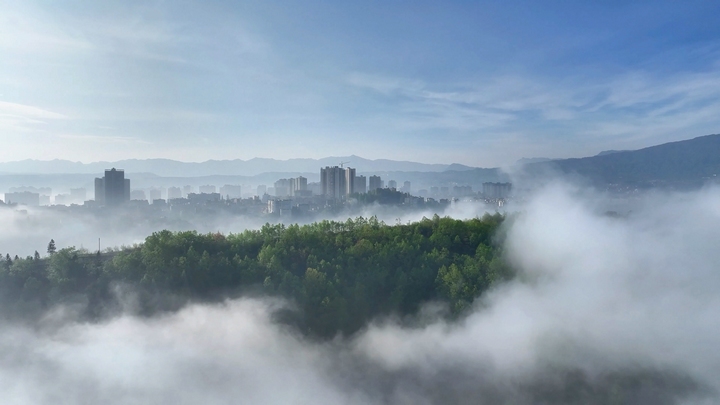 貴州納雍出現云海奇觀，宛如仙境。