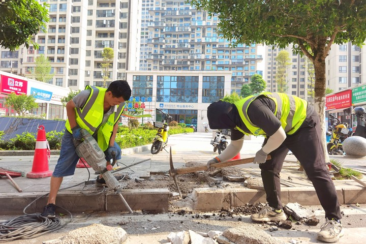 市政設施“微更新” 群眾生活更舒心。