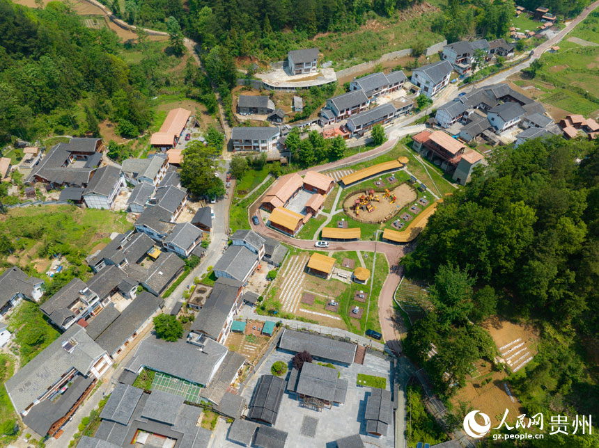 航拍偏坡鄉。人民網 陽茜攝