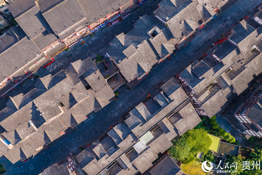 航拍仁懷市茅臺鎮。人民網 陽茜攝