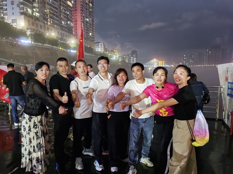 七彩湖跑團（何敏攝）