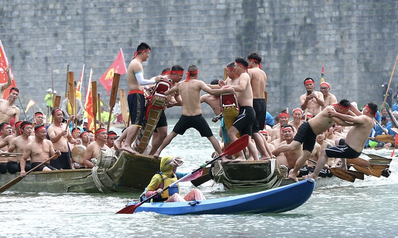 2023年6月21日，2023年中國龍舟公開賽（貴州·銅仁·碧江站）暨中國傳統龍舟大賽現場。李銘亨攝