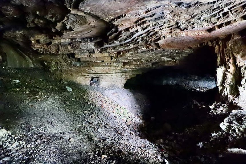 圖為礦洞內部場景。顧蘭云攝