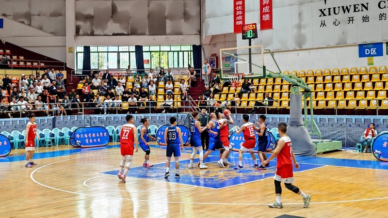 “爽爽貴陽·心學修文”首屆“陽明杯”籃球邀請賽迎來第二輪小組賽 修文縣融媒體中心陳祺 攝