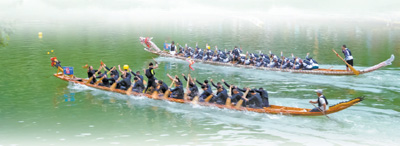 貴州省鎮遠縣，人們在賽龍舟。鎮遠縣委宣傳部供圖