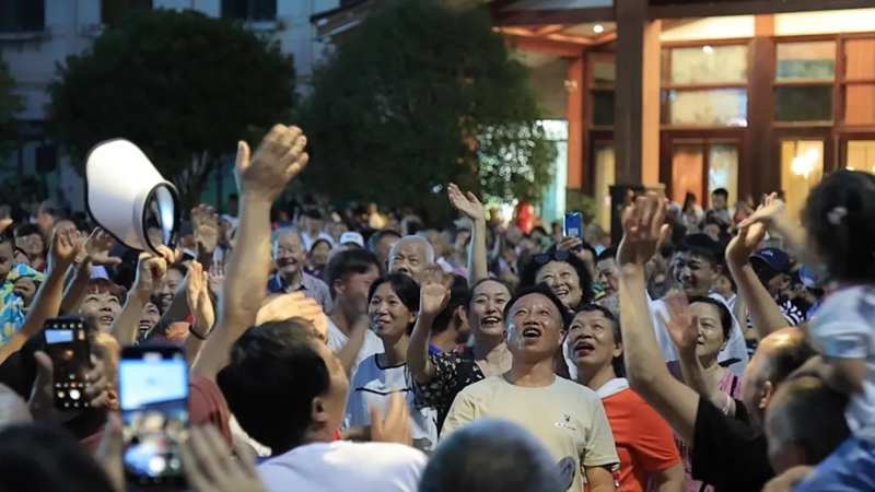 7、“村晚”現場。