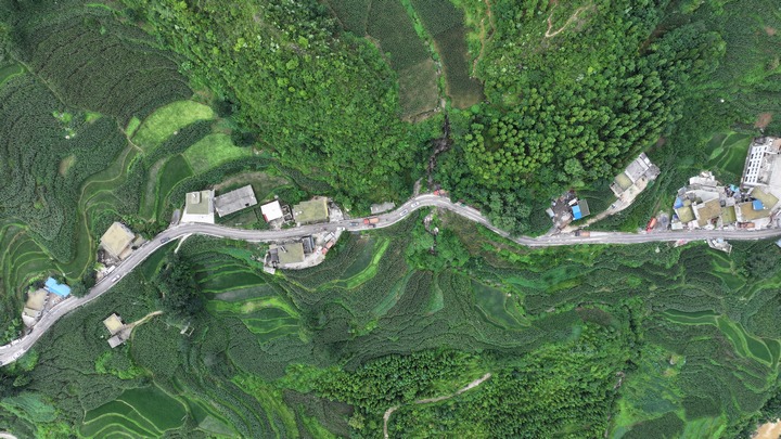 建設“四好農村路” 織就鄉村“幸福網” 。