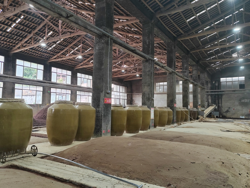 4、茅臺鎮億度酒莊古法釀造車間。仁懷市融媒體中心供圖