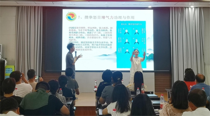 參賽教師講課。劉冰紅攝