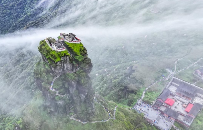 @廣州人：這個暑期，貴州邀你飛著玩！