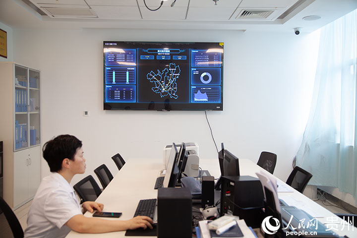 貴州航天醫院遠程腦電中心一隅。人民網記者 王秀芳攝