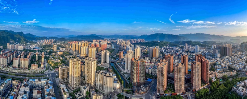 7 綏陽縣城航拍。綏陽縣委宣傳部供圖