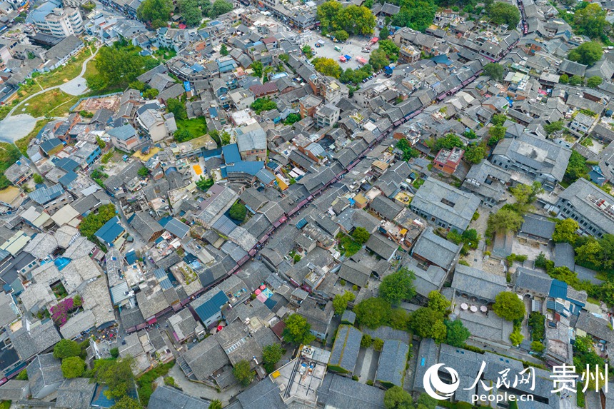 航拍青巖古鎮。人民網 陽茜攝