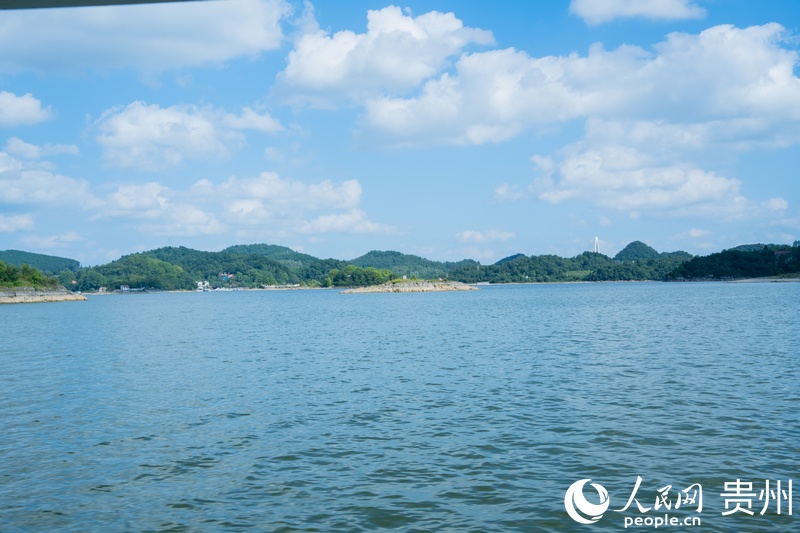 紅楓湖風光。人民網 陽茜攝.jpg