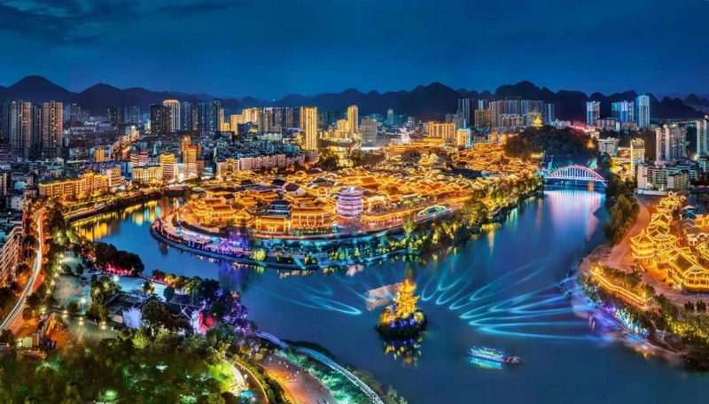 3、燈光璀璨。