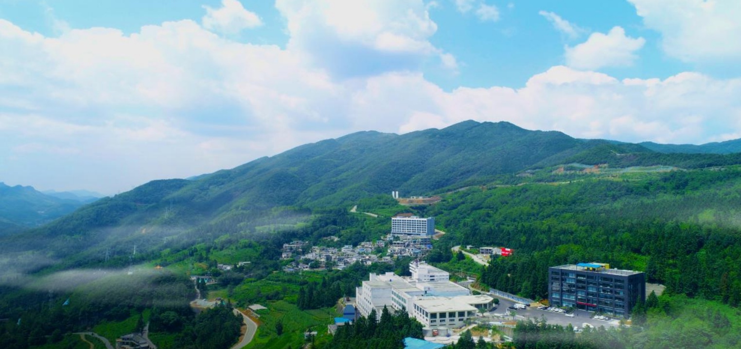 巖博酒業基地旅游景區。