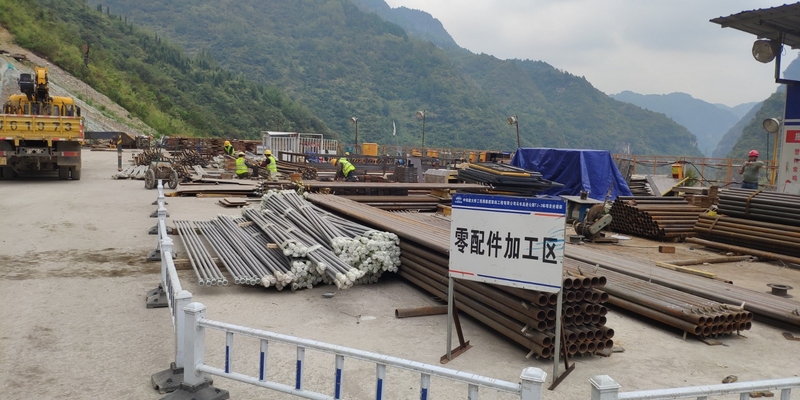 (3)國慶期間，烏長高速TJ-3標項目2#主塔施工現場。 龔曉宏 攝