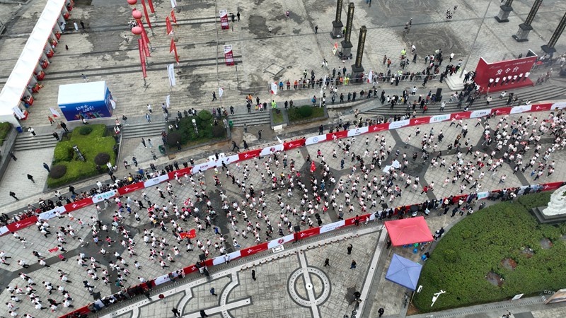 運動會跑步比賽。