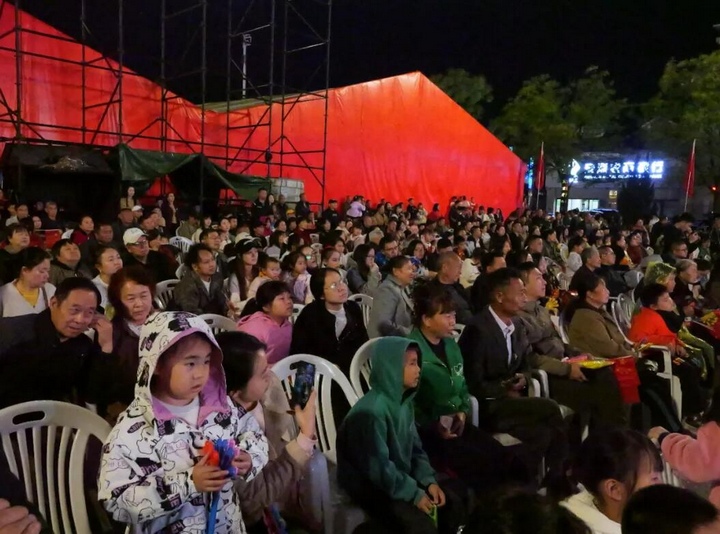 原創課本劇《讀書郎》首演活動現場座無虛席。西秀區融媒體中心供圖