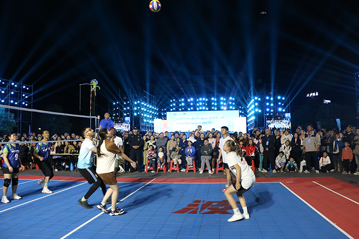 “五洲隊”對戰與荔波“綠寶石”隊。