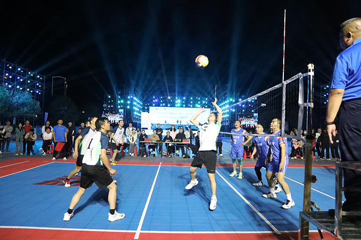 男子組衛健計生連隊對戰生態環保局隊。