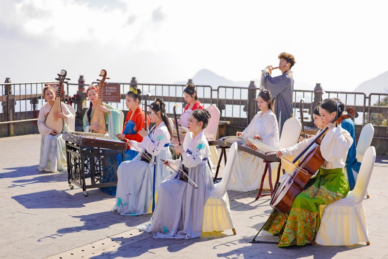 4 赴“天空之城”梵凈山 聽一場冬日暖心音樂會