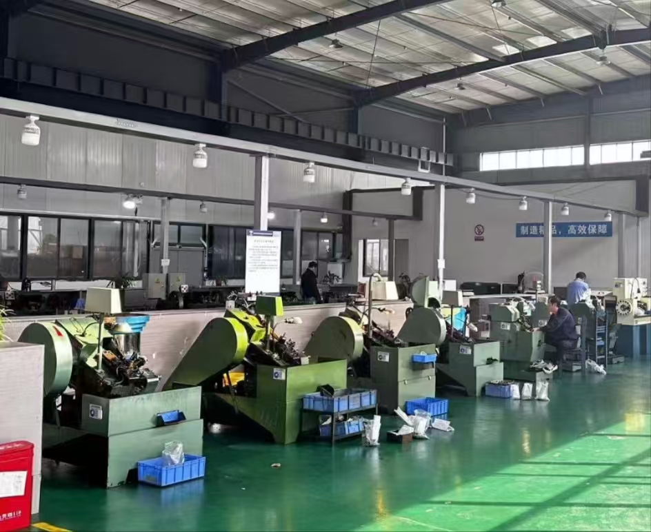 貴陽高新區三大產業生態圈內各家企業都鉚足干勁忙生產，開足馬力趕訂單。 陳佳藝攝