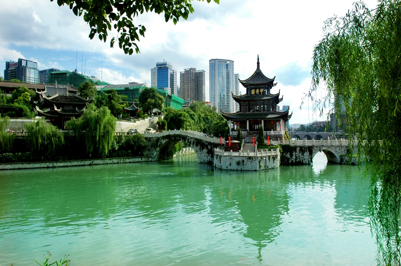 貴陽甲秀樓。