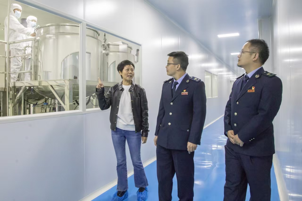 到企業宣傳稅務政策。