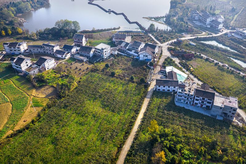 貴州省黔西市林泉鎮海子社區（無人機照片）。