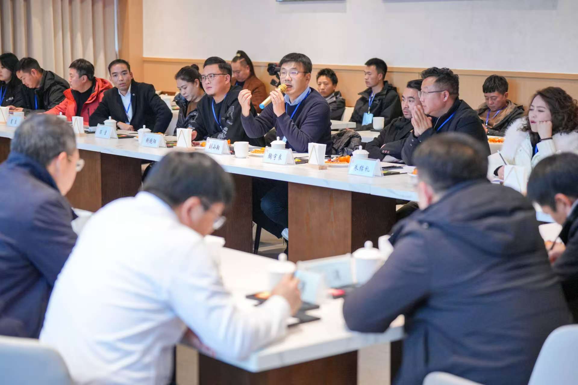 座談會現場。