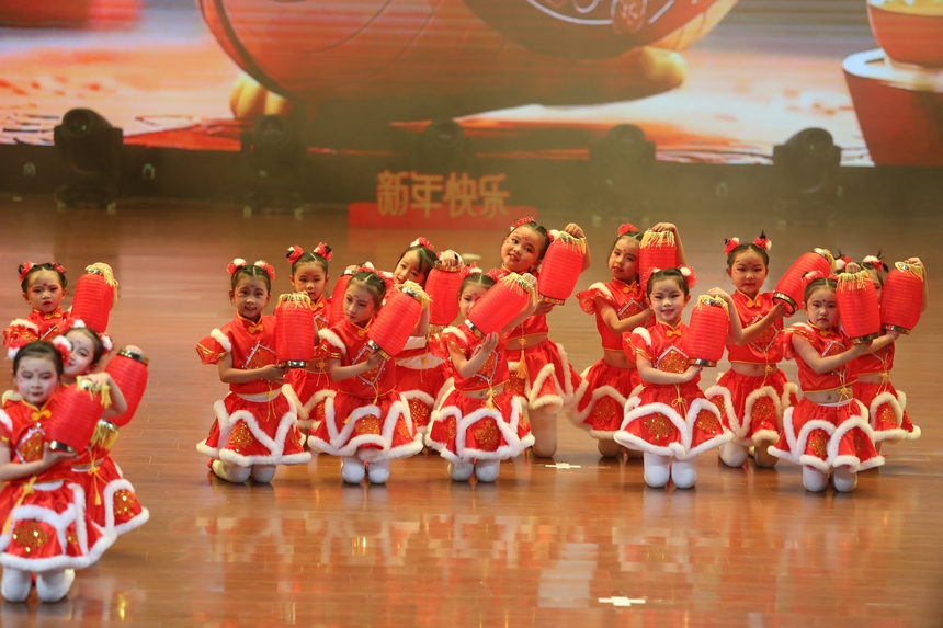 少兒春晚現場。