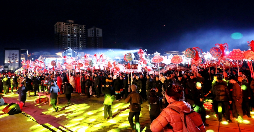 祈福儀式。向天祥攝