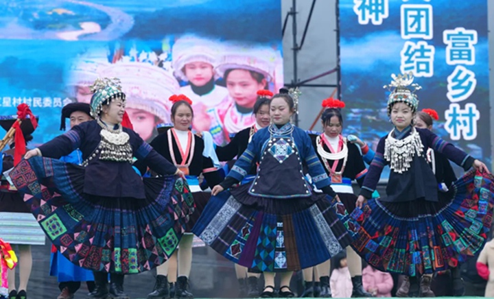 惠水萬人共赴“藏滂哈”節 。