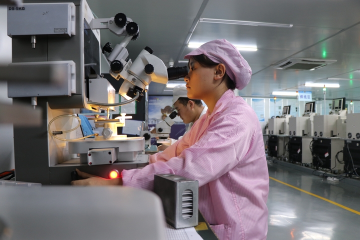 貴州聯尚科技有限公司生產車間。