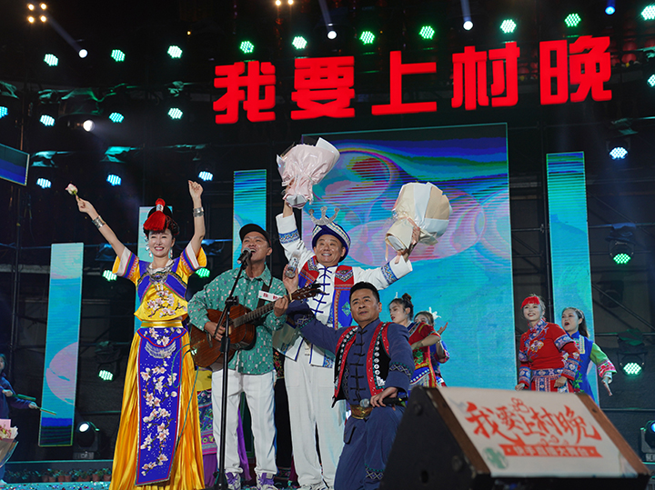 5 圖為選手徐松正在表演節目 鄒洪麗 攝