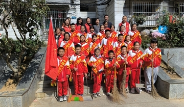 3月3日，新創路街道新欣社區聯合新天一小、烏當區蔚藍服務社在轄區開展義務大掃除志愿服務活動。此次活動旨在培養青少年的社會責任感、志愿服務能力和社會實踐能力，讓青少年成為新時代追“鋒”人。