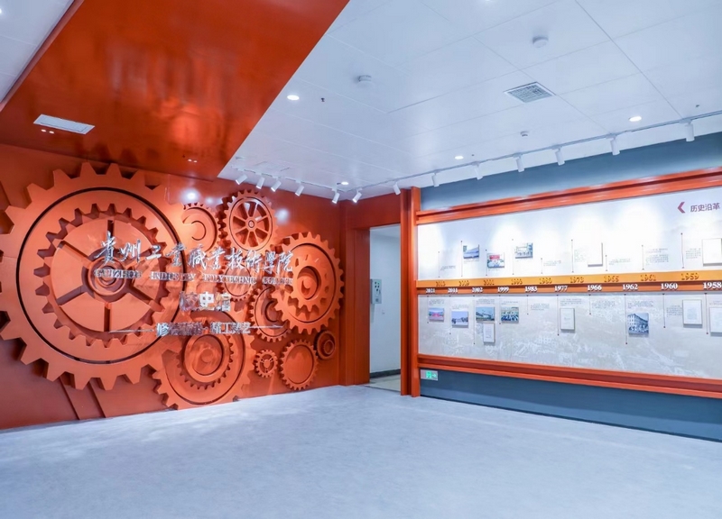 校融媒體中心一隅。圖片由校方提供