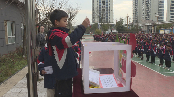 愛心點亮希望 真情溫暖心房。