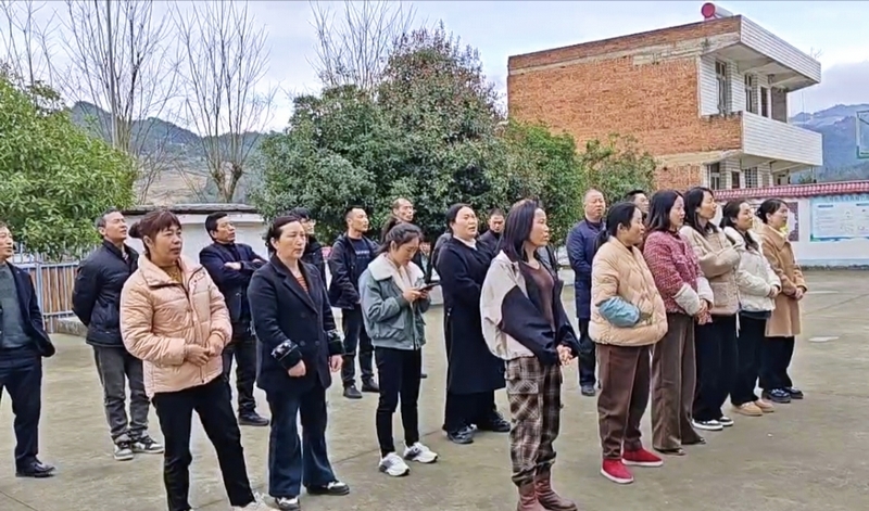 公平村歌隊在排練“村晚”歌曲。受訪者供圖