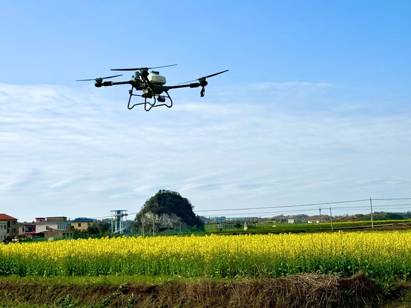 農機奏響春耕曲  賦能全程機械化。