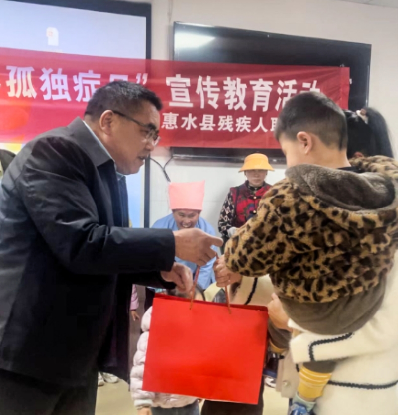 信息摸排現場。，