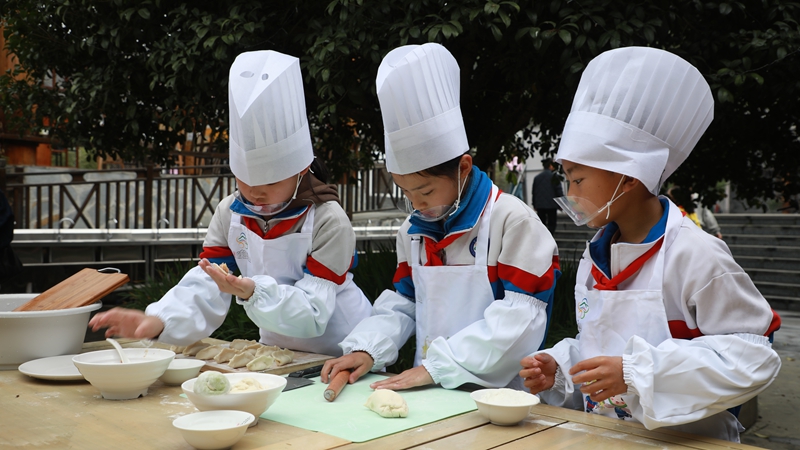 在“玲瓏餃子滿庭芳”項目比賽現場。