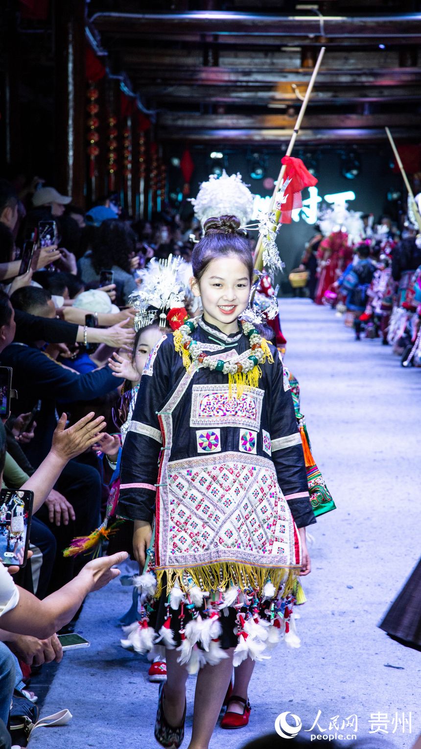 “村T”表演現場。人民網 黃小桃攝