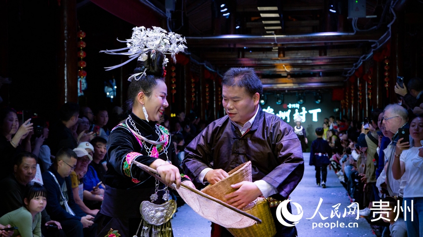 “村T”表演現場。人民網 黃小桃攝