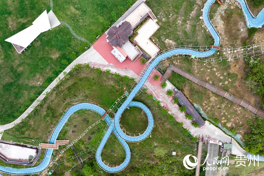 航拍景區內的滑板車賽道。人民網記者 涂敏攝