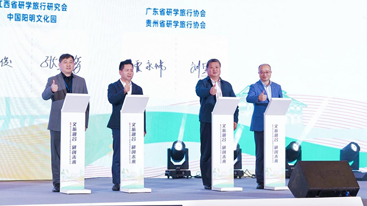 6、簽約。