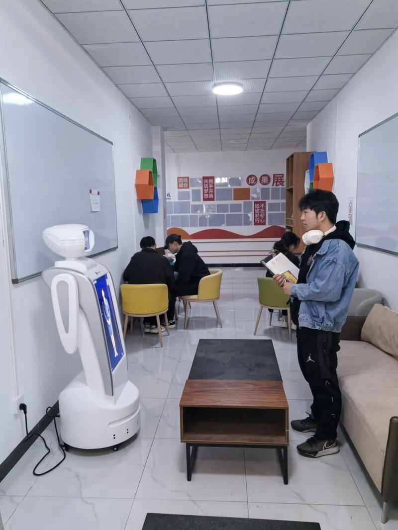 “AI+就業” 為畢業生提供全流程高效求職服務。